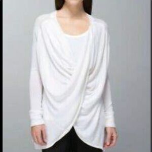 Lulu lemon White twist‎ & wrap Knit sweater size 4
